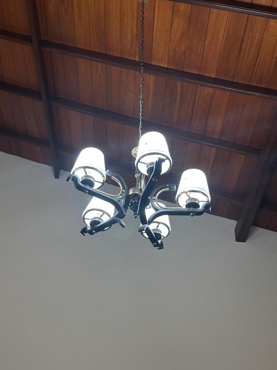 Lahiru Airport Villa Andiambalama ภายนอก รูปภาพ